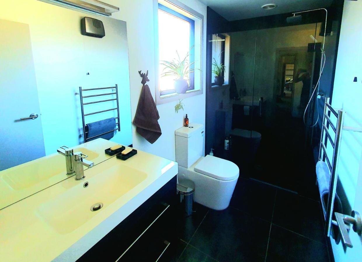 فيلا Hawea Heaven: Superking Beds + Hot Tub + Mountain واناكا المظهر الخارجي الصورة